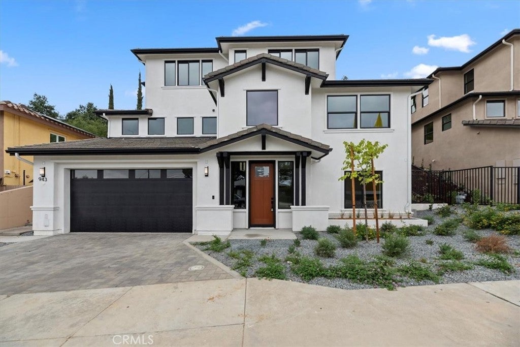 943 N Avenue 66 Ave