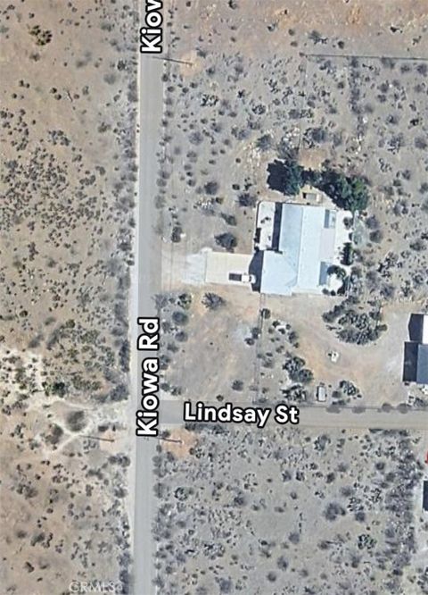 Photo of 8255 Kiowa Rd, Apple Valley, CA 92308 (MLS # HD26023989)