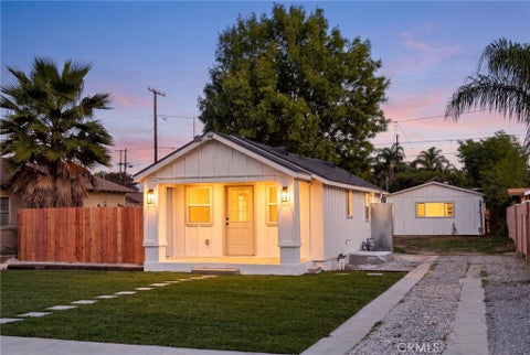 Photo of 515 W L ST, Colton, CA 92324 (MLS # CV26190038)