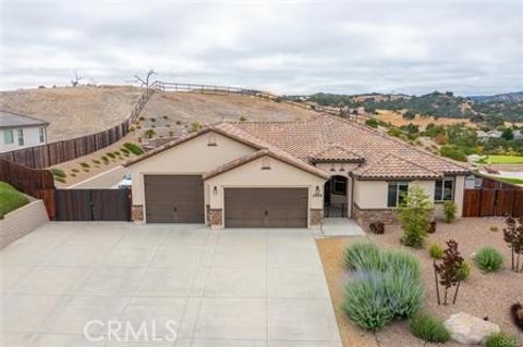 Photo of 3555 Timberline DR, Paso Robles, CA 93446 (MLS # SW26152995)