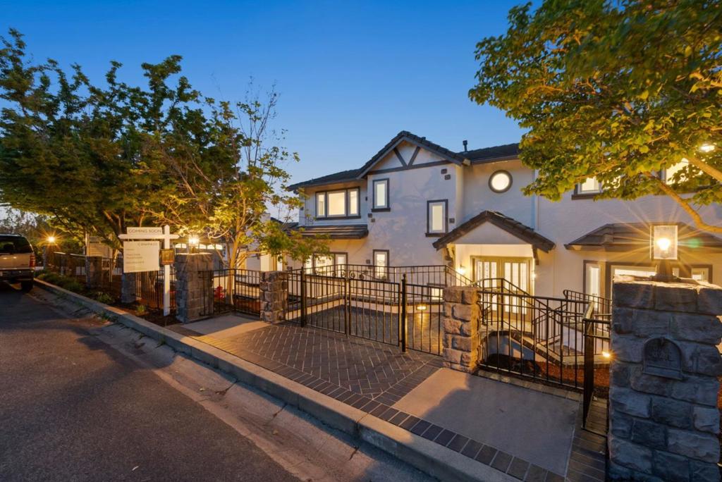 70 ENSENADA Road