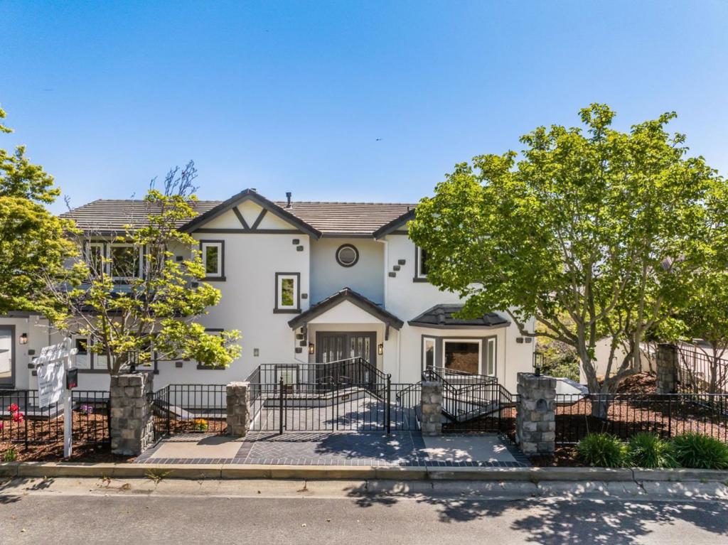 70 ENSENADA Road