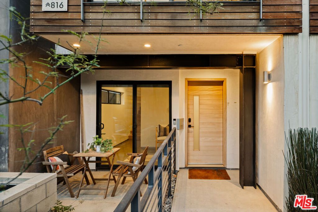 Photo of 820 N Formosa Avenue, Los Angeles, CA 90046 (MLS # 26649993)