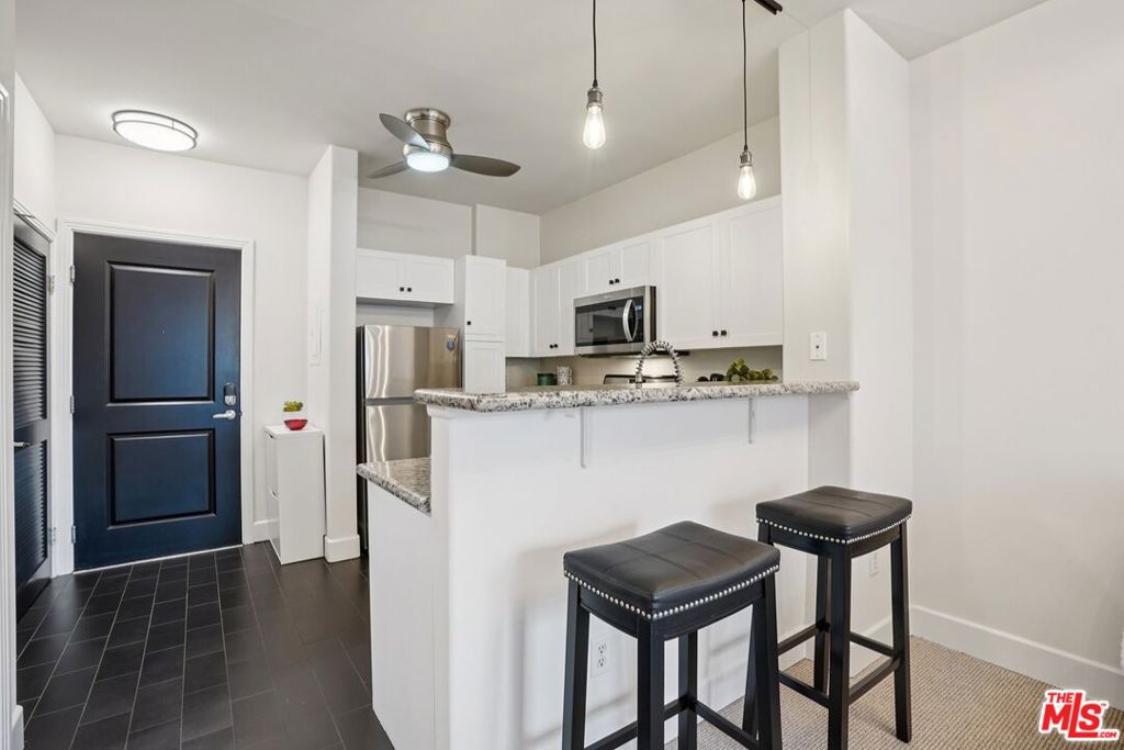 100 S Alameda Street 371
