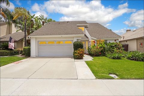 Photo of 18 Parkwood, Aliso Viejo, CA 92656 (MLS # OC26114393)
