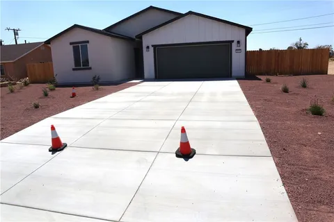 8600 Ironwood Avenue, California City, CA 93505 - MLS#: CV25093498