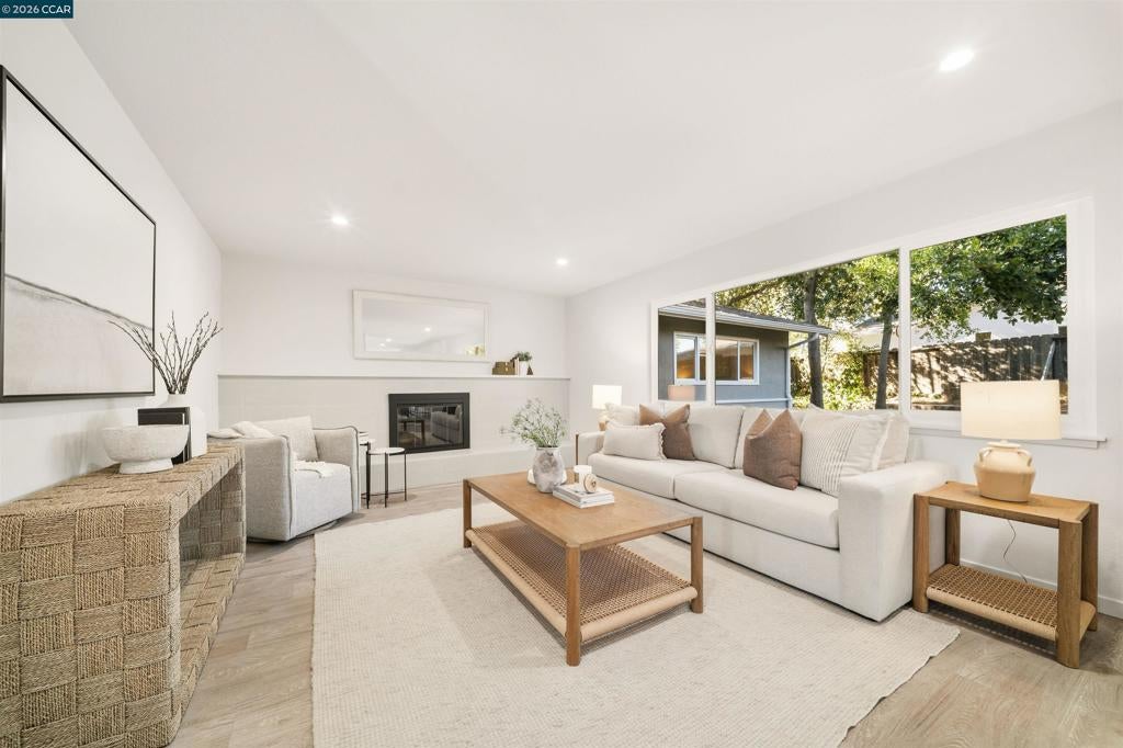 3100 Sandalwood Ct