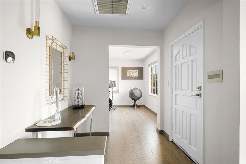 Photo of 1659 Puebla Drive, Glendale, CA 91207 (MLS # GD25179194)