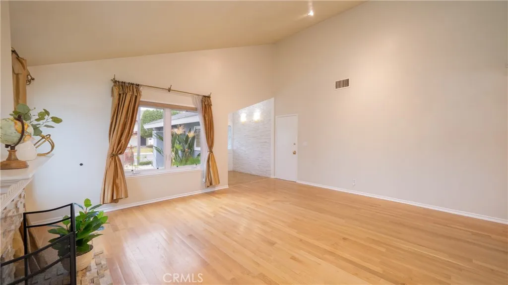 Hacienda Heights, California 91745, United States, 3 Bedrooms Bedrooms, ,2 BathroomsBathrooms,Residential,Pending,223992