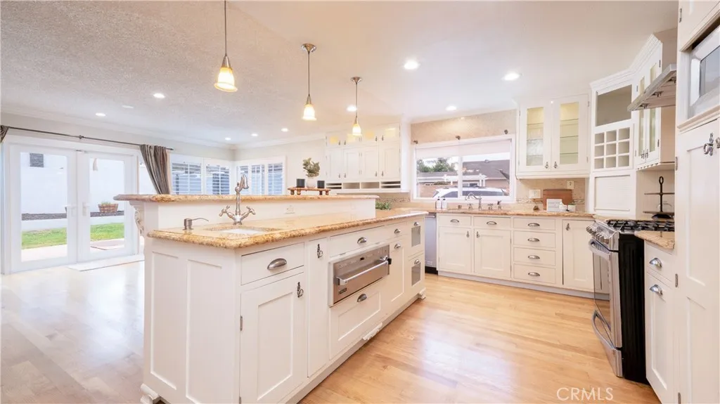 Hacienda Heights, California 91745, United States, 3 Bedrooms Bedrooms, ,2 BathroomsBathrooms,Residential,Pending,223992