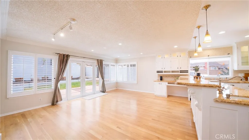 Hacienda Heights, California 91745, United States, 3 Bedrooms Bedrooms, ,2 BathroomsBathrooms,Residential,Pending,223992