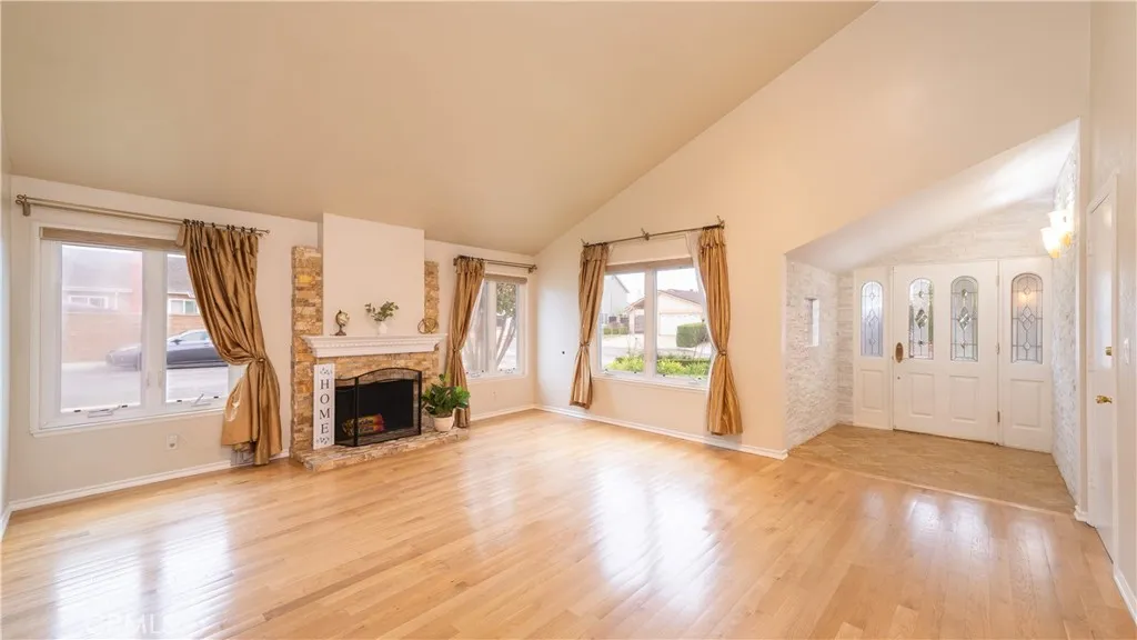 Hacienda Heights, California 91745, United States, 3 Bedrooms Bedrooms, ,2 BathroomsBathrooms,Residential,Pending,223992