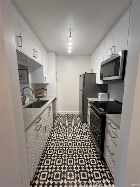 5460 White Oak A305