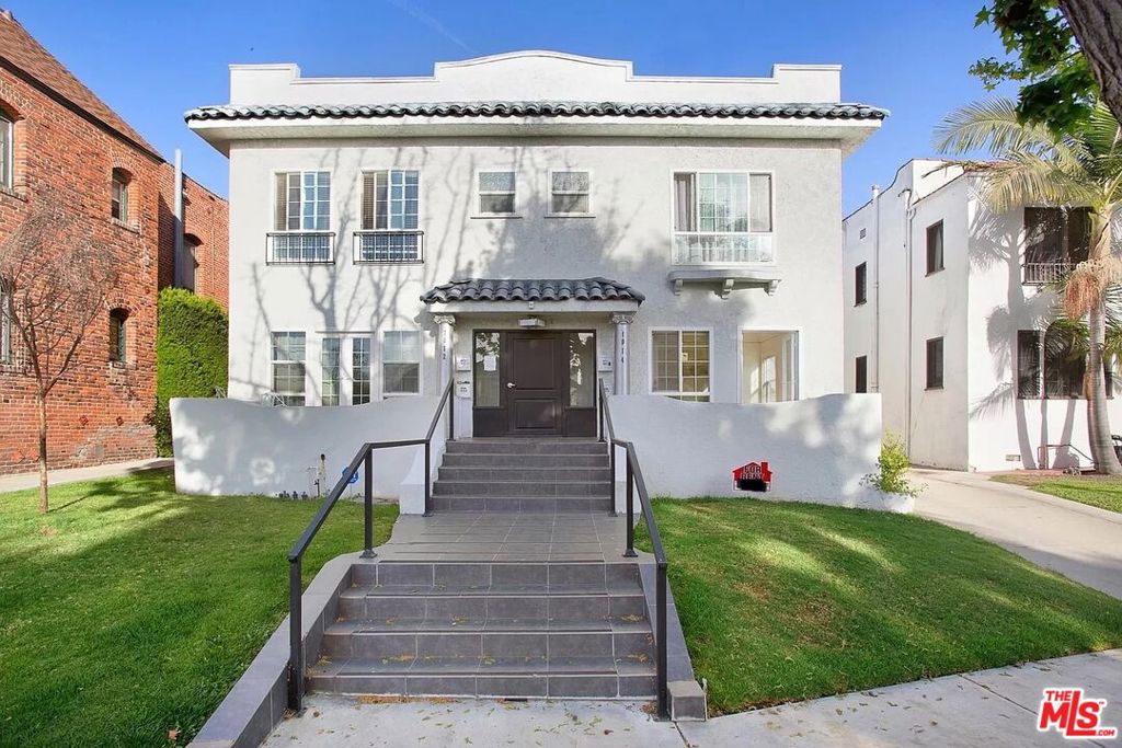LOWER LEVEL RIGHT UNIT- Beautiful, Stylish Apartment in a French Inspired Building in the heart of Prime Los Angeles. Spacious and Remodeled, it has a beautiful kitchen with stainless steel appliances, large living room and bedrooms, laundry room with washer dryer, lovely bathrooms with marble counters, walk in closets, new flooring and the list goes on. This apartment is sun filled and also has a porch to enjoy morning coffee or just get your morning fill of sunlight. Includes 1 storage garage and 1 parking spot. Pets are accepted and case by case. Property does not supply central AC. There is one floor heater in the hallway area. Great credit and references are a must. This is the lower level right side apartment. There is a 3/4 bath and a 1/2 bath and both are off the hallway area. Make your appointment today. PLEASE CHECK LISTING AS VIDEO TOUR WAS JUST ADDED.