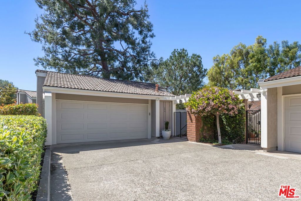 Photo of 11 Rocky Knl #12, Irvine, CA 92612 (MLS # 26664703)