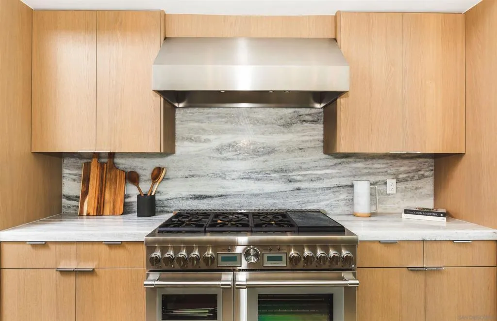 La Jolla, California 92037, United States, 4 Bedrooms Bedrooms, ,5 BathroomsBathrooms,Residential,Active,208677