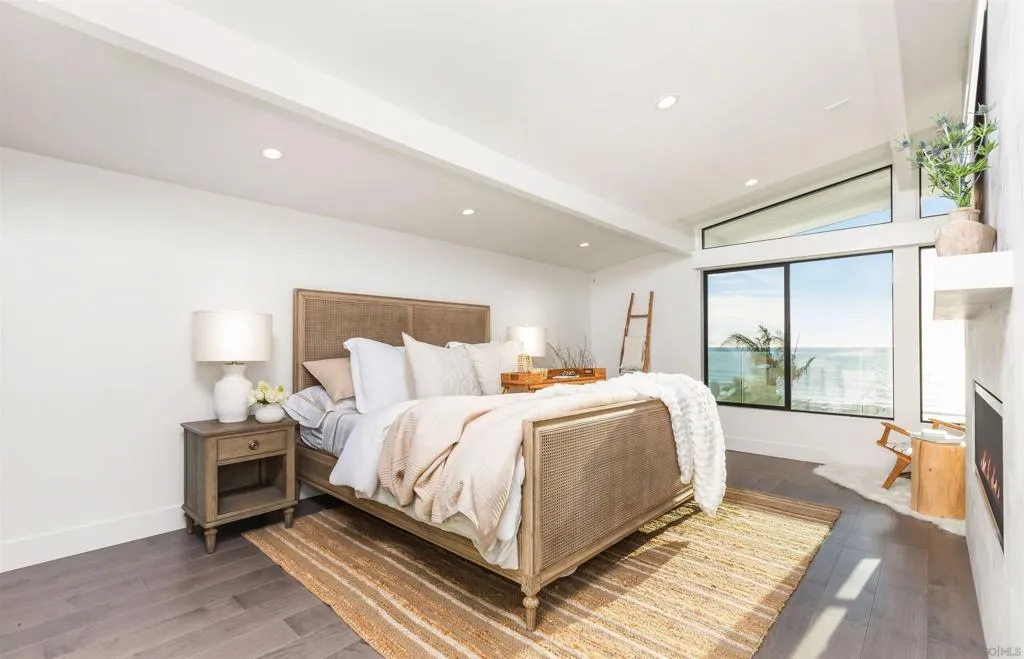 La Jolla, California 92037, United States, 4 Bedrooms Bedrooms, ,5 BathroomsBathrooms,Residential,Active,208677