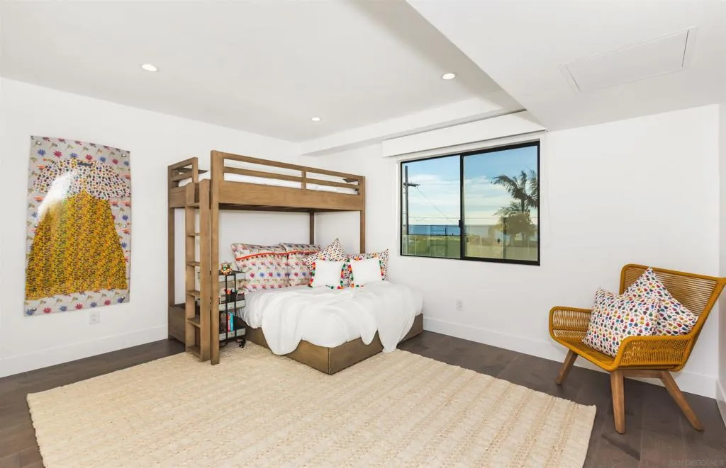 La Jolla, California 92037, United States, 4 Bedrooms Bedrooms, ,5 BathroomsBathrooms,Residential,Active,208677