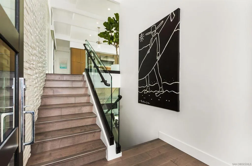 La Jolla, California 92037, United States, 4 Bedrooms Bedrooms, ,5 BathroomsBathrooms,Residential,Active,208677