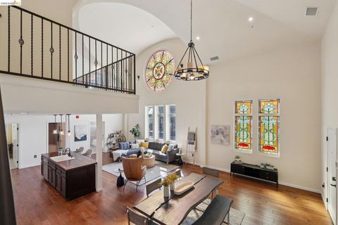 Photo of 6300 Shattuck Ave #1, Oakland, CA 94609 (MLS # 41126765)