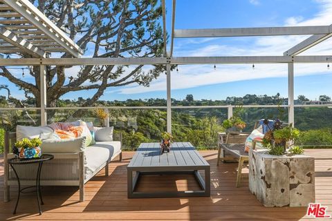 Photo of 29500 Heathercliff Rd Rd #105, Malibu, CA 90265 (MLS # 26830849)