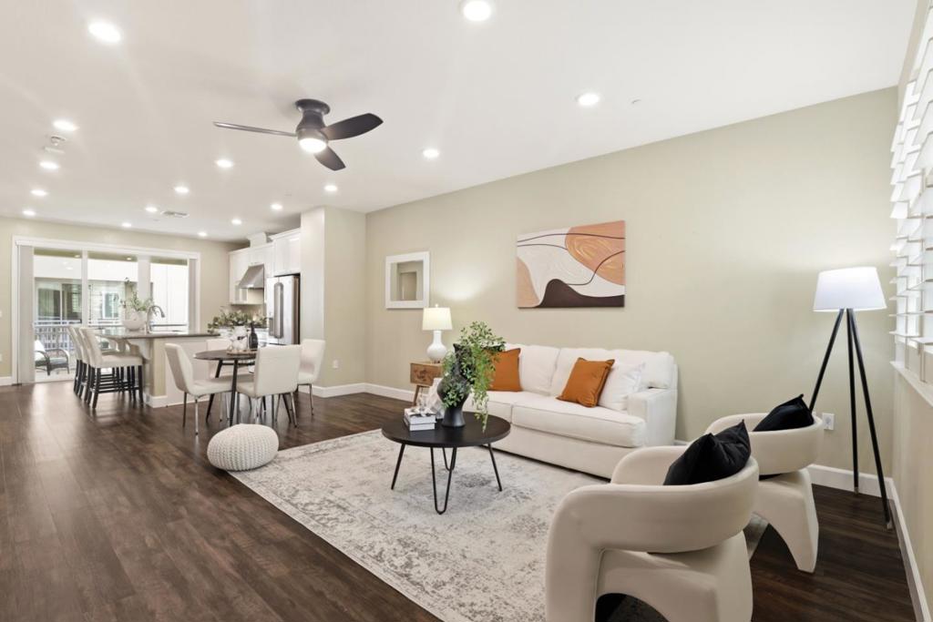 5954 Larkstone Loop
