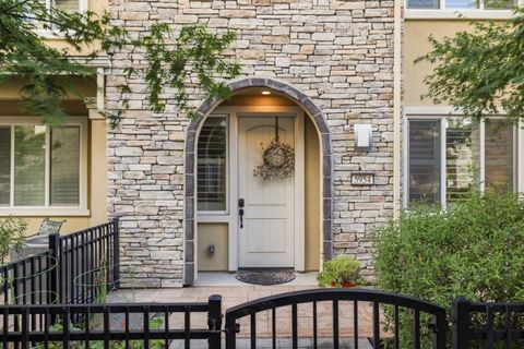 Photo of 5954 Larkstone Loop, San Jose, CA 95123 (MLS # ML82044363)