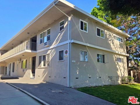 Photo of 7621 Hampton Avenue #201, West Hollywood, CA 90046 (MLS # 26681193)