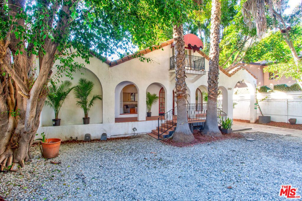 Photo of 1147 Wilcox Place, Los Angeles, CA 90038 (MLS # 26651403)