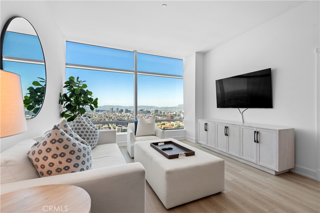 900 W Olympic Boulevard 34F