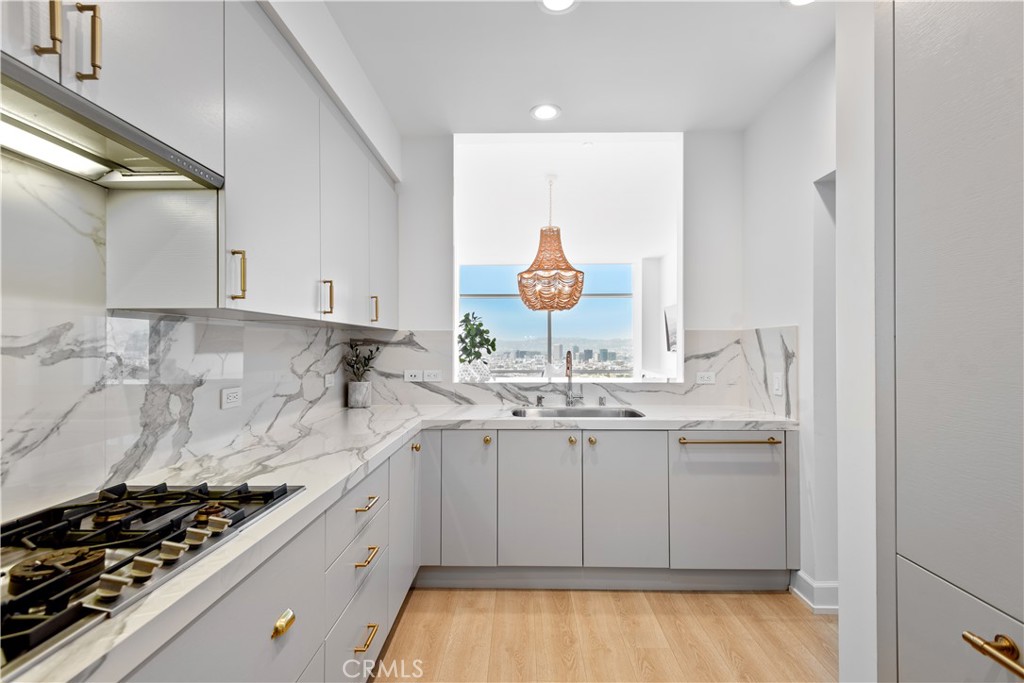 900 W Olympic Boulevard 34F