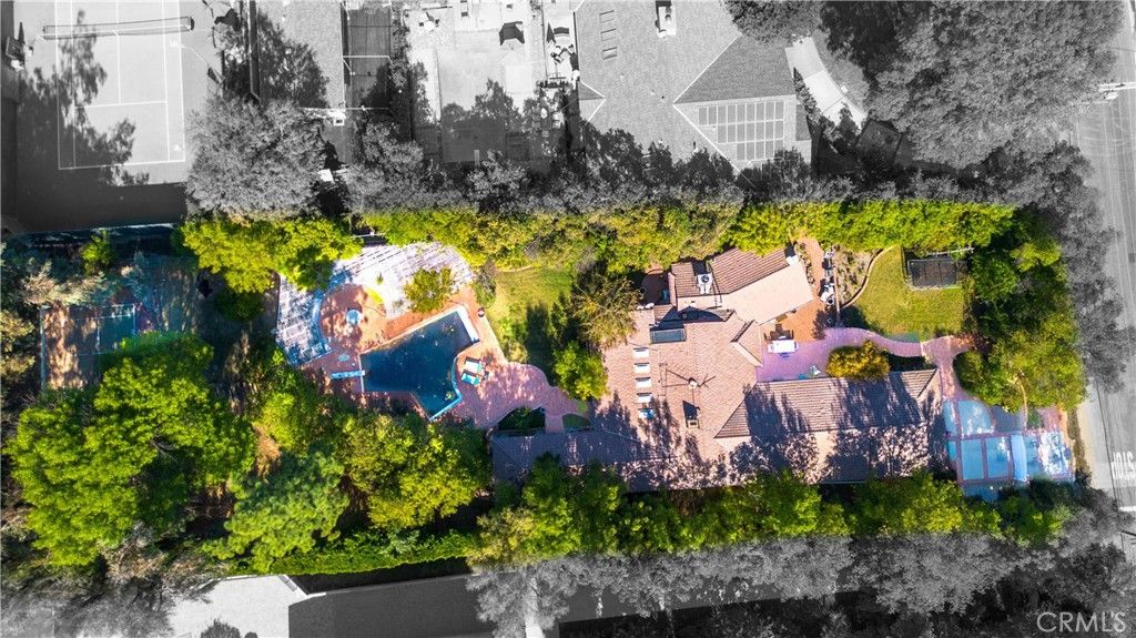 Photo of 5433 Shirley Avenue, Tarzana, CA 91356 (MLS # SR25258908)