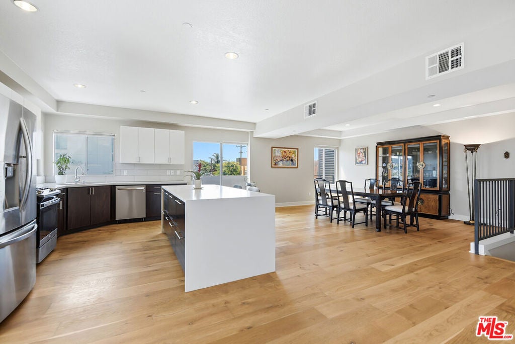 13337 Beach Avenue 403