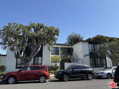 Photo of 3794 Rosewood Avenue, Los Angeles, CA 90066 (MLS # 26658825)