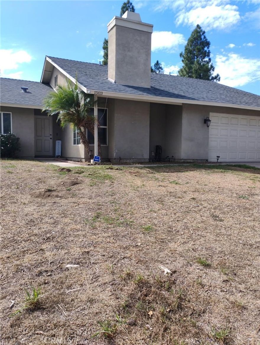 Convenient location to Cal State San Bernardino, easy access to the freeway for commuting. Shopping and many eating establishments in the area ( dine in & fast food).



Fixer upper property with great potential as owner occupied or rental property.