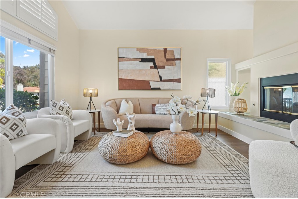 15587 Quiet Oak