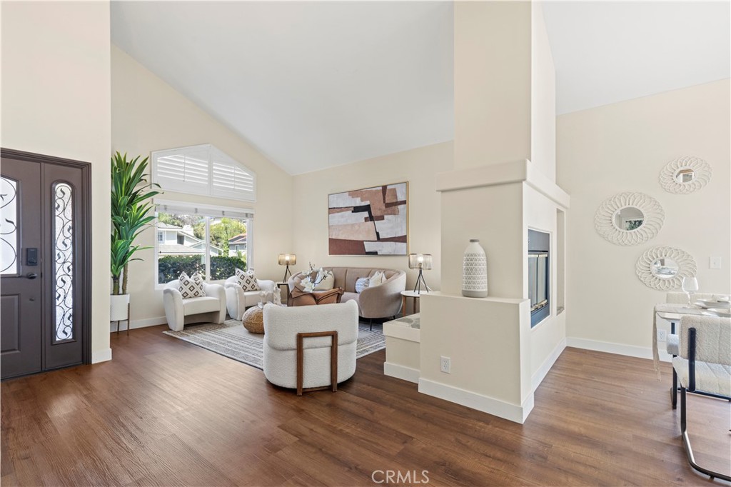 15587 Quiet Oak