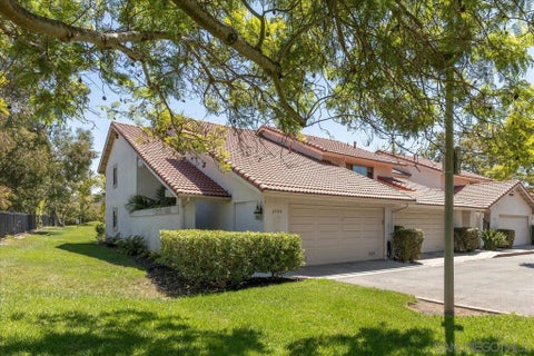 Photo of 6502 Via Ostra, Carlsbad, CA 92009 (MLS # 260018044SD)