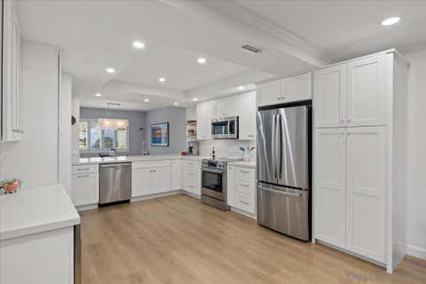 Photo of 6502 Via Ostra, Carlsbad, CA 92009 (MLS # 260018044SD)