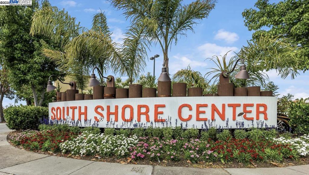 SHOREPOINT COURT - Residential