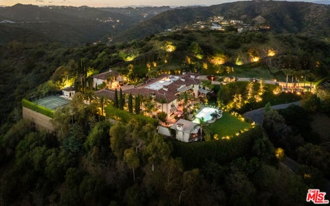 Photo of 1407 Davies Drive, Beverly Hills, CA 90210 (MLS # 26994903)