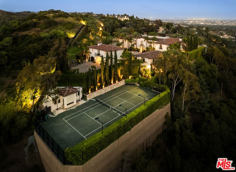Photo of 1407 Davies Drive, Beverly Hills, CA 90210 (MLS # 26994903)