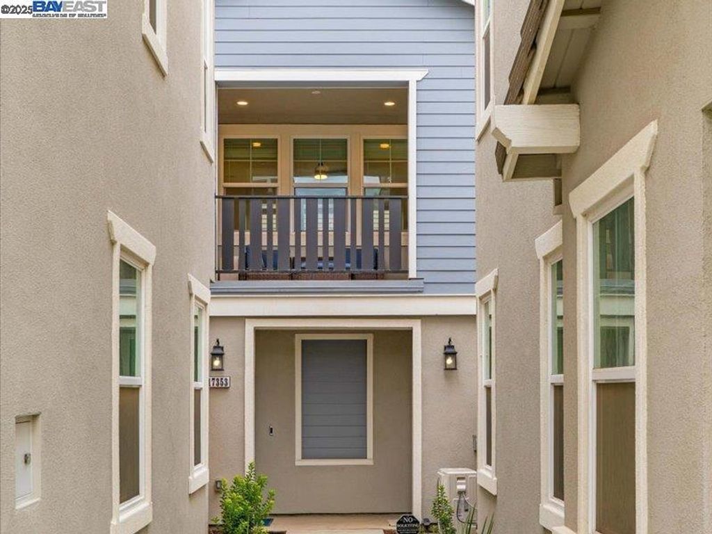 Photo of 17353 Morning View Drive Dr, Lathrop, CA 95330 (MLS # 41117618)