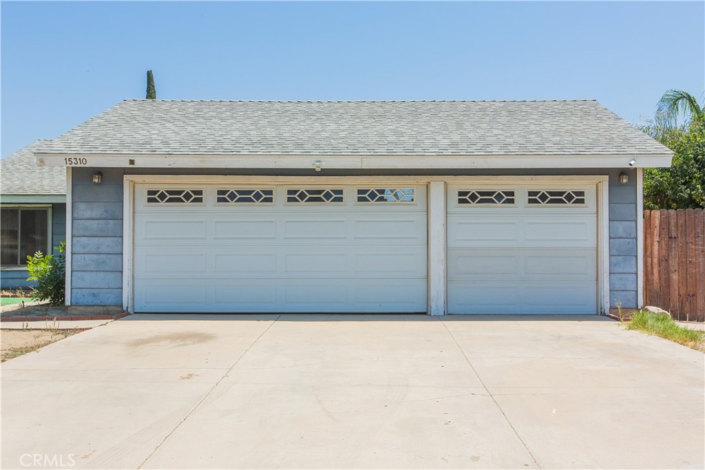 Brand New Roof, Move In Ready, Great Location of Prime Moreno Valley. This home offers the perfect blend of suburban comfort and city convenience. Single story home awaits you in one of the quiets neighborhoods of the city. This well-maintained 3-bedrooms, and 2 bathrooms home offers comfort, convenience, and a great value in the heart of the Moreno Valley near from Moreno Valley mall, restaurants, grocery stores, John’s Incredible Pizza, 60 and 215 freeways and home depot is 5 min away. Inside the home, you’ll find a spacious living room with a fireplace located at the living area, All 3 bedrooms have high ceiling as well. The floor plan is mix of tile, and carpet flooring throughout. The backyard is perfect for outdoor gatherings, providing shade, privacy and a serene retreat or you can extent to a bigger home. You can also plan to have an ADU in your back yard to have an extra income. You will like this property and call it "HOME"