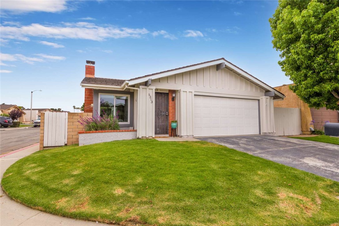 6313 Mockingbird Street