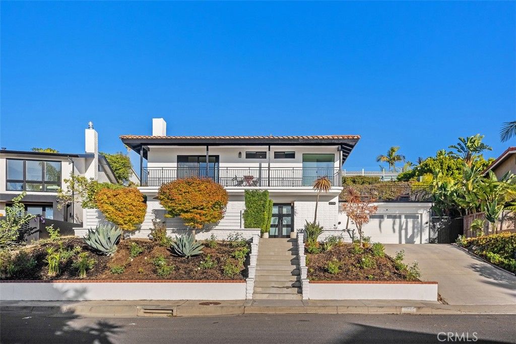 Photo of 2870 Zell Drive, Laguna Beach, CA 92651 (MLS # OC25248941)