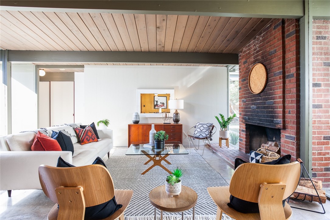 1131 N Encanto