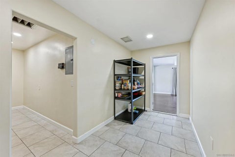 Tiny photo for 2124 Oak Hill Dr. DR, Escondido, CA 92027 (MLS # 260013679SD)