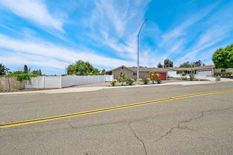 Tiny photo for 2124 Oak Hill Dr. DR, Escondido, CA 92027 (MLS # 260013679SD)