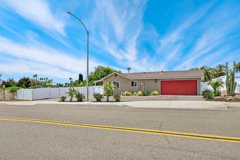Tiny photo for 2124 Oak Hill Dr. DR, Escondido, CA 92027 (MLS # 260013679SD)